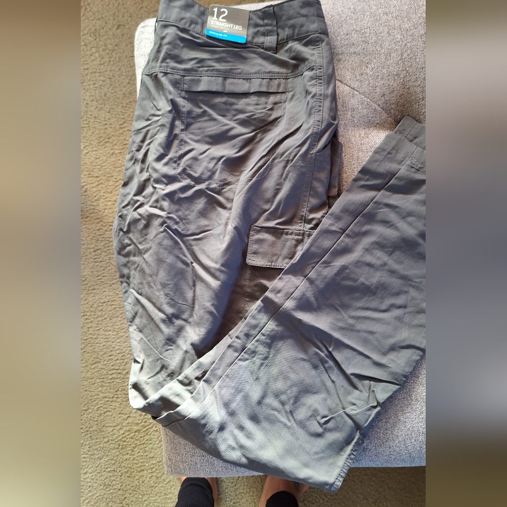 Columbia straight leg omnishield cargo pants